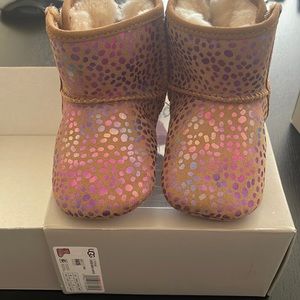New UGGs neverFor baby/ toddler size 4/5